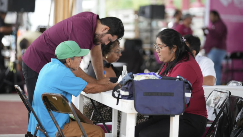 Más de dos mil personas atendidas en las jornadas sociales en Cozumel.