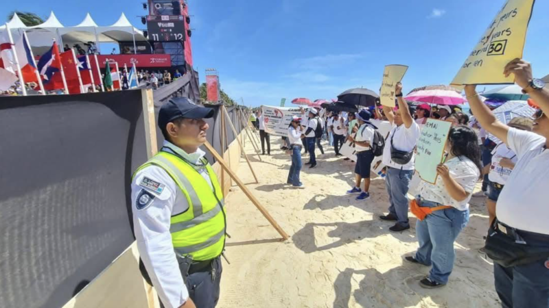 Maestros intentan boicotear el Mundial de Vóleibol en Playa del Carmen