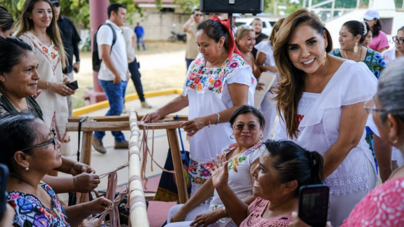 Entrega Mara Lezama materiales y herramientas a 41 grupos de artesanas y artesanos de comunidades de José María Morelos.