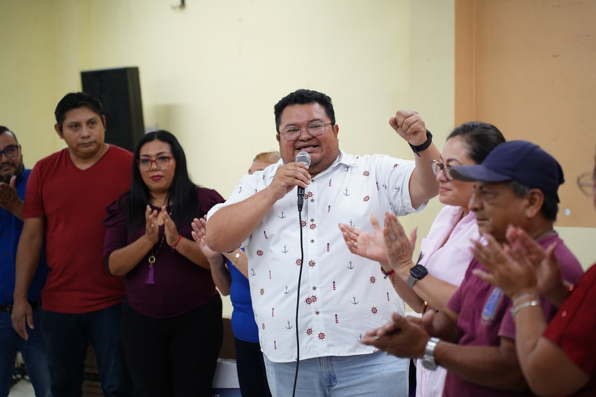CHACÓN RECONOCE A LA FUERZA LABORAL DEL AYUNTAMIENTO Y LOS CONVOCA A SEGUIR TRABAJANDO 24/7 POR EL BIENESTAR DE COZUMEL