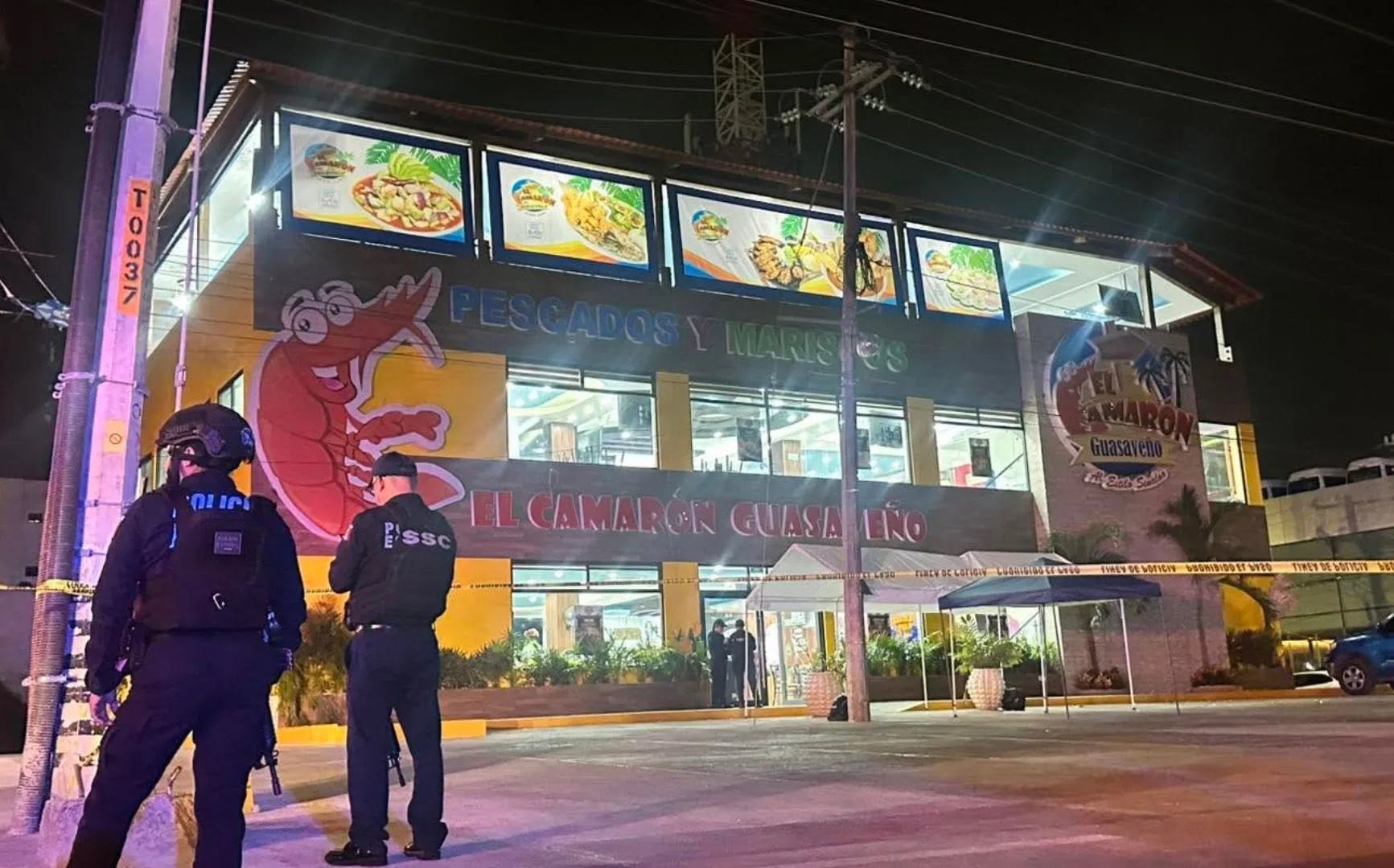 BALACERA EN RESTAURANTE Y ATAQUES CONTRA AUTORIDADES EXPONEN LA GRAVE INSEGURIDAD QUE SE VIVE EN PLAYA DEL CARMEN